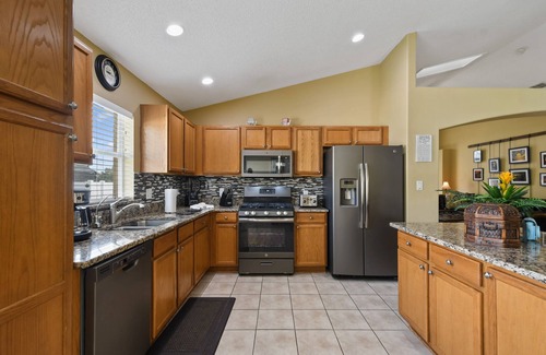 Orange Tree Villa | Elegant 5bd/4ba Villa with pool/Spa near Disney