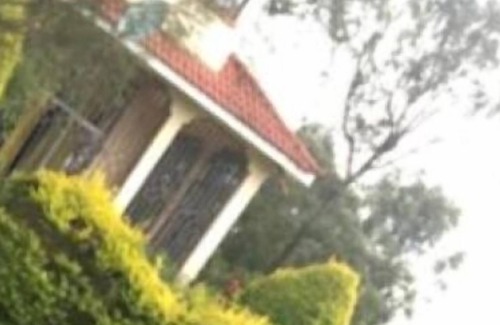 Nandi Villa | Elegant all ensuite for 9 people with beautiful large garden for events