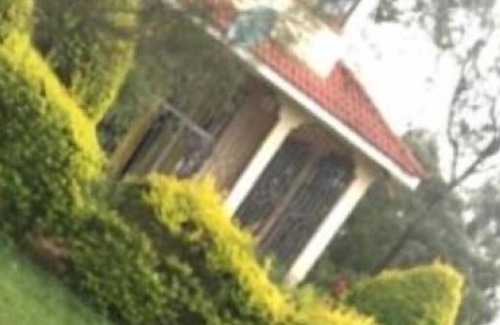 Nandi Villa | Elegant all ensuite for 7 people with beautiful large garden for events