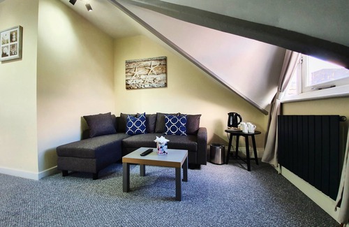 Bournemouth City Centre House | Elegant and Central Bournemouth Beach Townhouse. Family Friendly, Self Catering