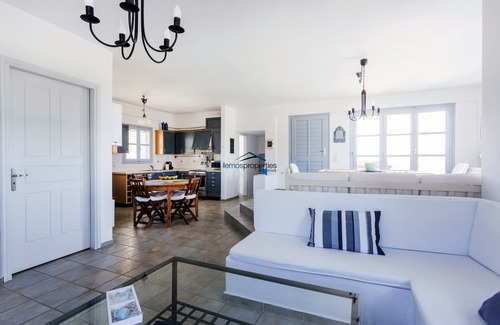 Kea Villa | Elegant and charming Villa Petra & Thea with a swimming pool and great sea view.