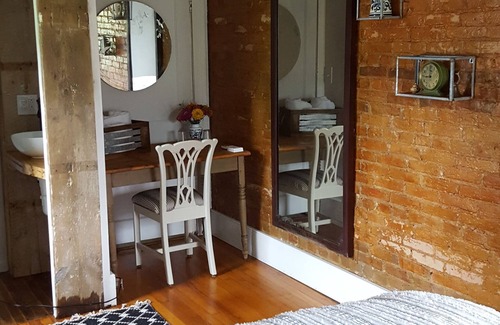Lansing Bed & Breakfast | Elegant and Historic Farmhouse B&B Near Ithaca with Farm-to-Table Breakfast