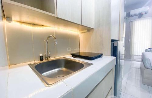 Semarang Apartment | Elegant and Homey Studio at Amartha View Apartment By Travelio