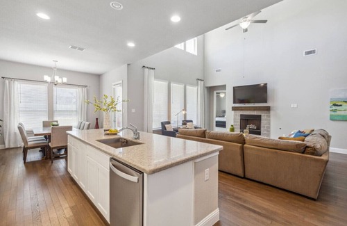 Frisco House | Elegant And Spacious Home Near Omni PGA Frisco