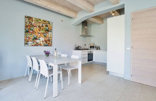 Trequanda Villa | Elegant and spacious two-storey villa of 142 m2 composed on the ground floor of a large living room, kitchen complete with dishwasher, microwave oven, electric oven, coffee machine, kettle, fridge and freezer.On the first floor we find a double bedroom w