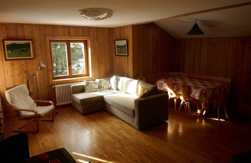 Gressoney-Saint-Jean Apartment | Elegant apartment in typical chalet with garden