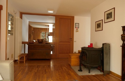 Gressoney-Saint-Jean Apartment | Elegant apartment in typical chalet with garden