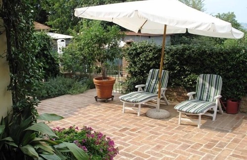 Gambassi Terme Apartment | ELEGANT APARTMENT WITH POOL IN THE MIDDLE OF TUSCANY. WINE TASTINGS