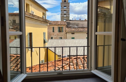 Pistoia House | Elegant apartment close to main square with beautiful view