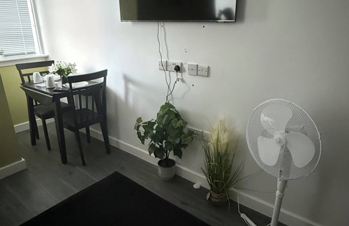 Barnsley Apartment | Elegant Apartment for both business and leisure travellers! Fully furnished