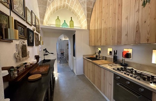 Maruggio Apartment | Elegant apartment in the historic center of Maruggio 2 km from the sea