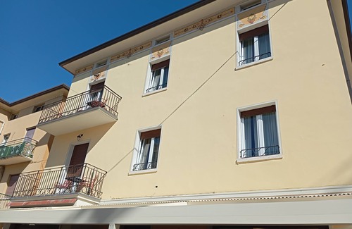 Garda Apartment | Elegant apartment in the center with parking