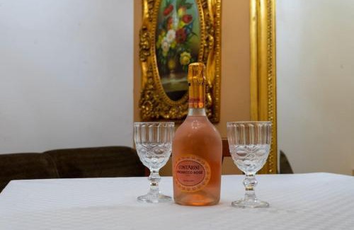 Taranto Apartment | Elegant Apartment in the Heart of Taranto w WiFi
