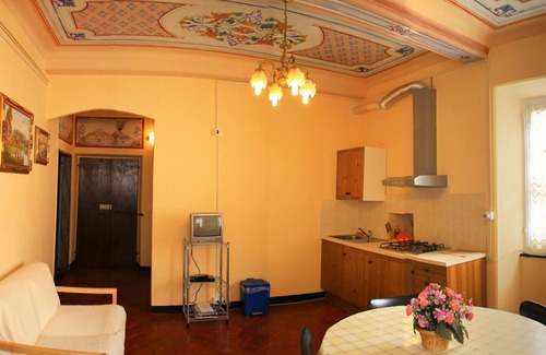 Deiva Marina Apartment | Elegant apartment with garden and private parking 800 meters from the sea