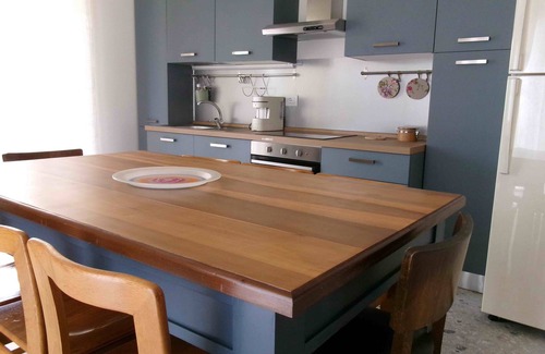 Garda Villa | Elegant apartment, villa surrounded by greenery a stone's throw from the lake and the village