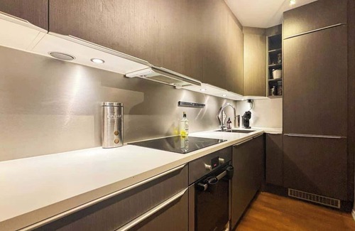Tromso Apartment | Elegant Apartment with Northern Lights View Central Tromsø