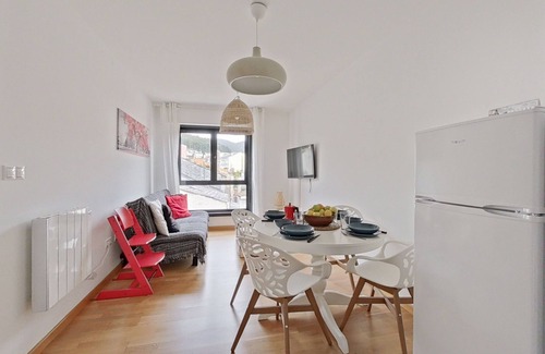 Viveiro Apartment | Elegant Apt. for 4 on Viveiro Beach