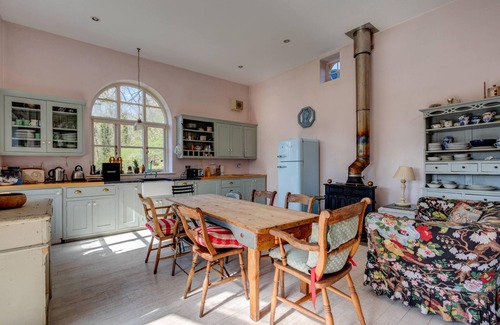 Stroud House | Elegant, Artistic 18th Century Cotswold Country Home with stunning woodland view