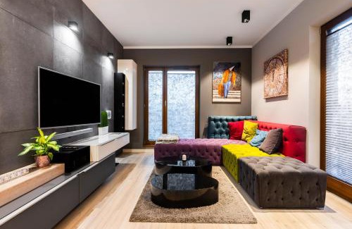 Krakow Apartment | Elegant Business Accommodation with Parking - by Upstairs