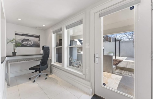 Barney Circle Apartment | Elegant Capitol Hill Apartment/One block to Metro