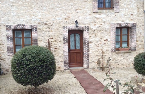 Les Marets House | Elegant cottage in a 8 ha park with lake, toys/swing set/ping pong .Paris 80km