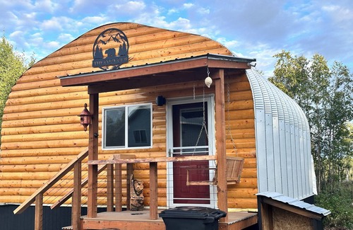 Big Lake Cabin | Elegant, Cozy Cub Cabin near Lake with a Full Kitchen & Laundry Unit in Big Lake