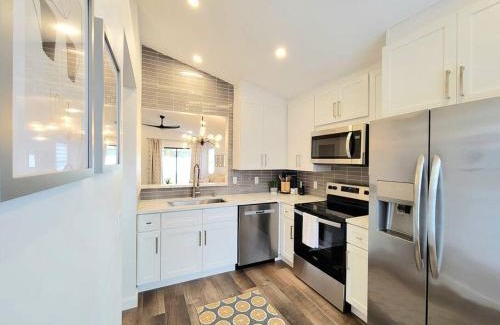 Orlando Apartment | Elegant Cozy Spot to unwind! UCF/MCO/Parks/Beach