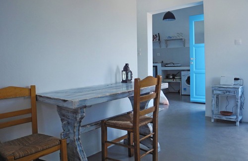 Aegiali House | Elegant Cycladic House