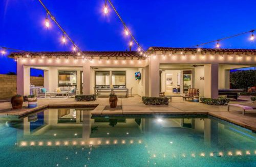 Indio House | Elegant Desert Oasis near Coachella & Palm Springs