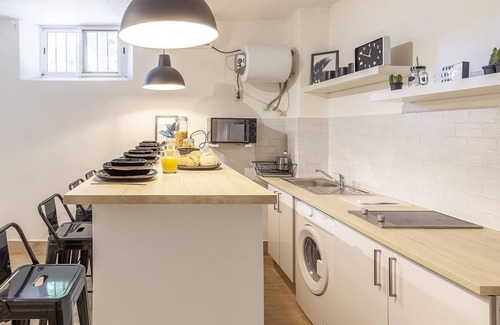 Sur Apartment | ELEGANT DESIGN APARTMENT! 2 BED -SEVILLA- WIFI - 5 PAX