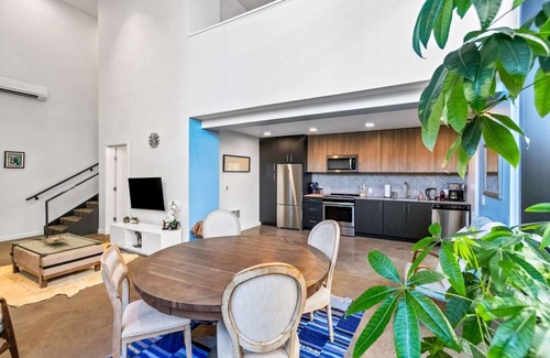 Downtown Apartment | Elegant design meets optimal location amid the natural beauty of Downtown Redmond.