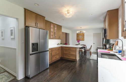 Burr Ridge House | Elegant Escape by Downtown Burr Ridge with an easy access to Chicago Landmarks