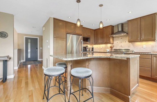 Inglewood-Finn Hill House | Elegant Escape in Tranquil Setting