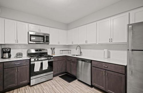 Rochester Apartment | Elegant Escape Prime Location & Style