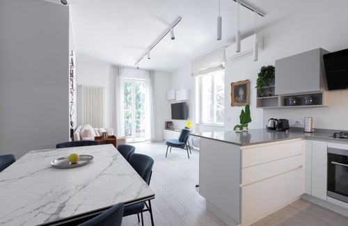 Quartiere XV Della Vittoria Apartment | Elegant Flat in Ponte Milvio