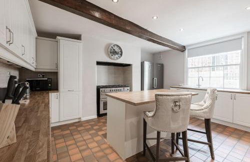 Chinatown House | Elegant Georgian Listed Townhouse