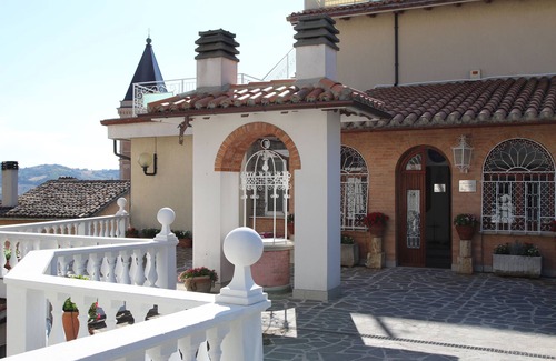 Gualdo Tadino House | Elegant guesthouse in the historic center