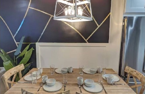 Potomac West House | Elegant Home 8 mins to Washington DC & Old Town!