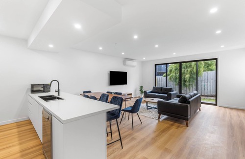 Wandana Heights House | "Elegant Home in Highton with Stunning City Views