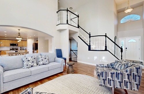 Clearfield House | Elegant home with large yard, gas grill & gas fireplace