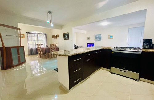 Bejucos House | Elegant Home with Pool and within 10 mins to beach, Airport, and Dining