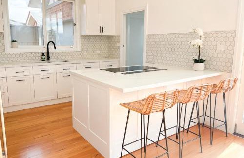 Wagga Wagga House | Elegant House Near Health Hub