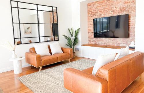 Wagga Wagga House | Elegant House Near Health Hub