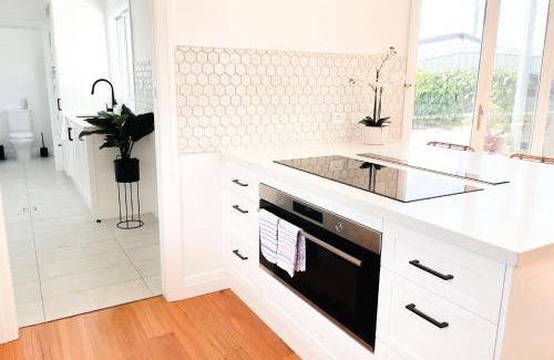 Wagga Wagga House | Elegant House Near Health Hub