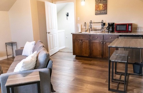 Prosser House | Elegant just 5 minutes from downtown.