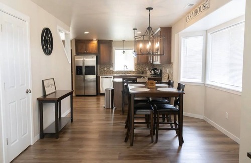 Prosser House | Elegant just 5 minutes from downtown.