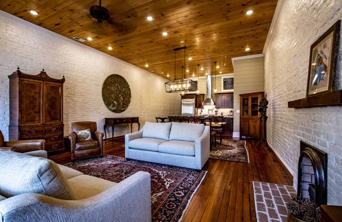 Rome Apartment | Elegant Loft Apartment in Beautiful Downtown Rome!