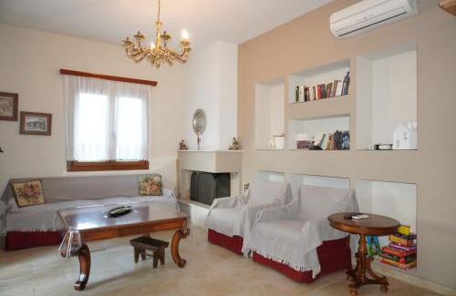 Papadhianika House | Elegant Maisonette