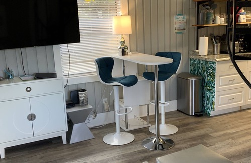 Vacation Village House | Elegant Mermaid-themed A-Frame Home: 30-40 min to Disney & Universal theme parks