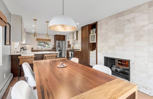 Central Boulder House | Elegant Mid Century Modern Ranch - Walk to Pearl and Hiking! EV Charger on Site.